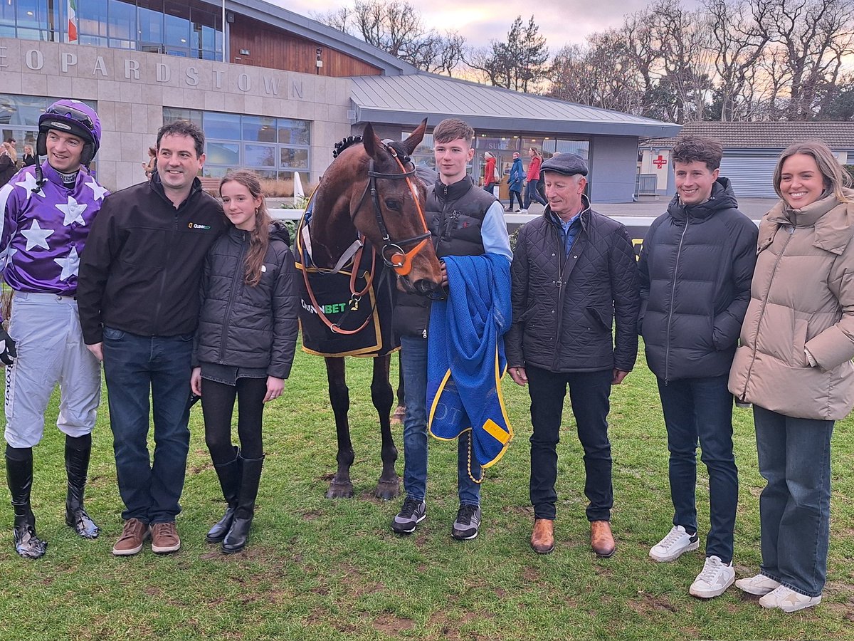 Oneinthewell &amp; Patrick Mullins with winning connections <a href="/LeopardstownRC/">Leopardstown RC</a>