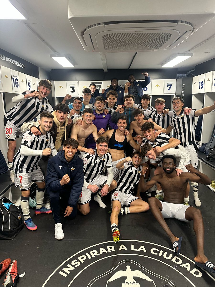 Cantera CD Castellรณn (@cdcs_academy) on Twitter photo ๐ค๐ค GRAN VICTORIA DEL EQUIPO
๐ช +3 y seguimos en la lucha
#PPO๐ ๐ค๐ค GRAN VICTORIA DEL EQUIPO
๐ช +3 y seguimos en la lucha
#PPO๐