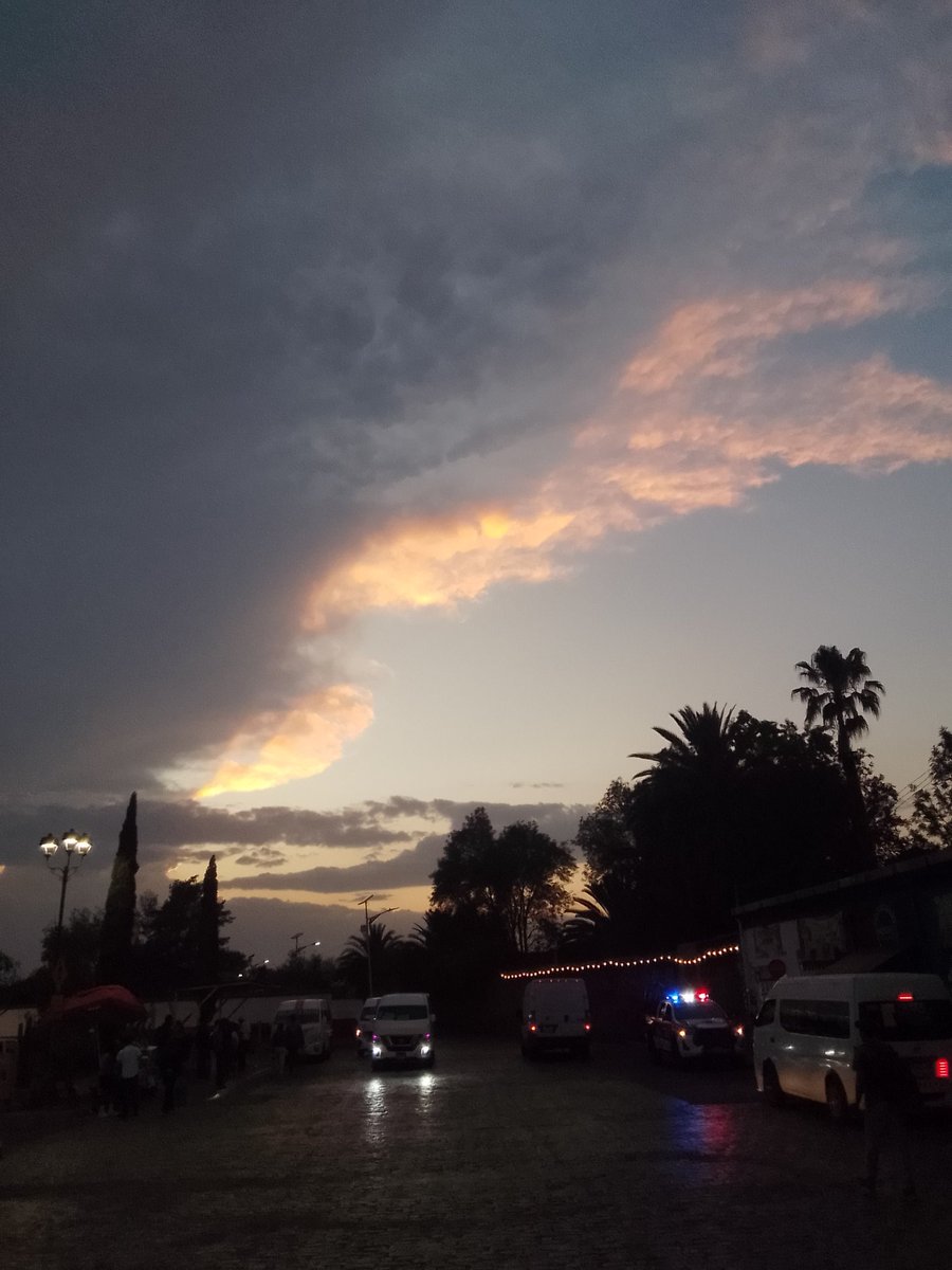 ssp9630's tweet photo. Atardecer en Teotihuacán, Edomex, México. https://t.co/jhTtb2pjAm