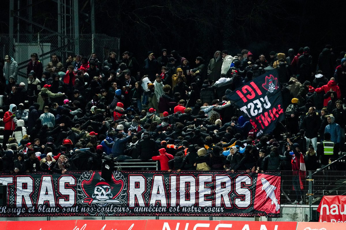 FCAnnecy's tweet photo. 🏟️ Record d’affluence de la saison. 👀
𝐌𝐄𝐑𝐂𝐈 🥰

#AllobrogesVaillants 
#FCAPFC https://t.co/RhTqJBzitM