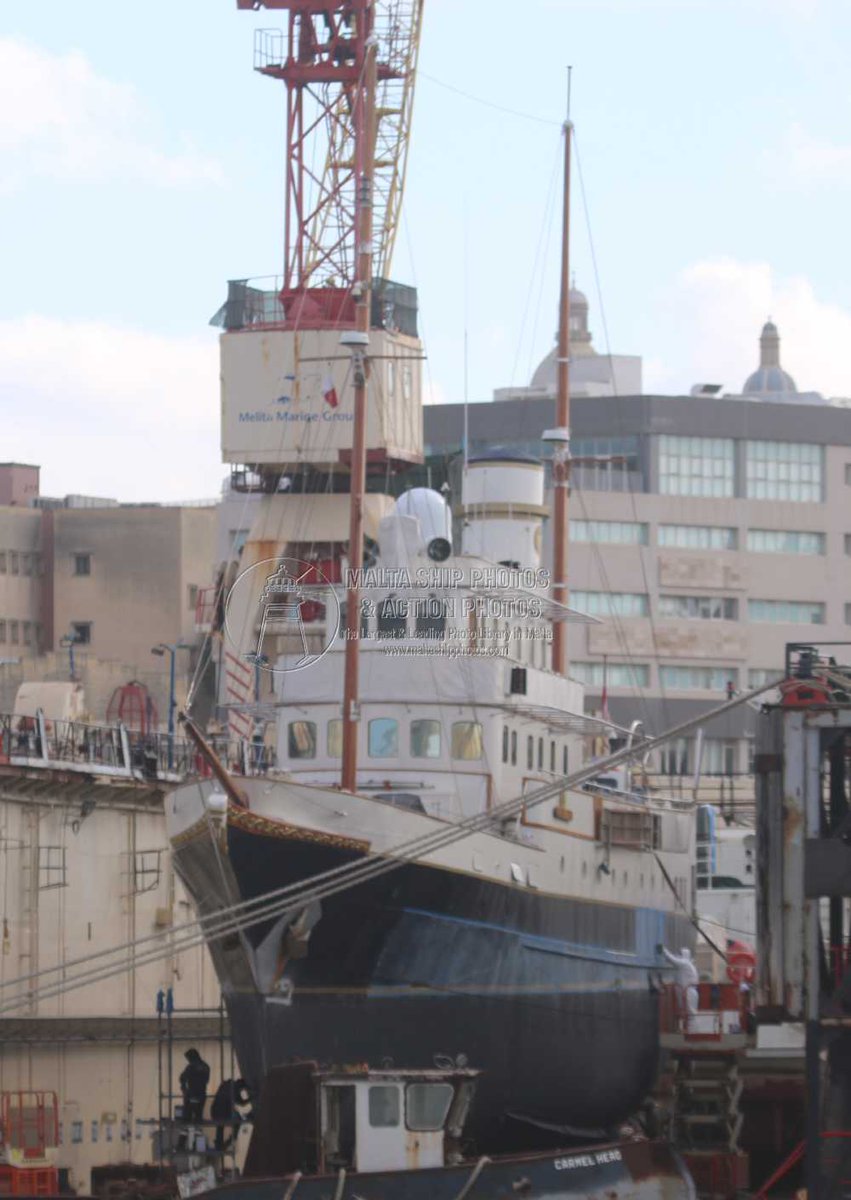 Shipguru's tweet photo. #Superyacht #KALIZMA #drydocked inside #floatingdock #NAZLAB at #grandharbourmalta - 19.12.2024 - https://t.co/nfgboxcB5B - NO PHOTOS can be used or manipulated without our permission @YachtspotterCom @ybw @shippingdata @worldshipsoc @YachtingMag @yachtworld @ShippingMag https://t.co/zva9jqoftT