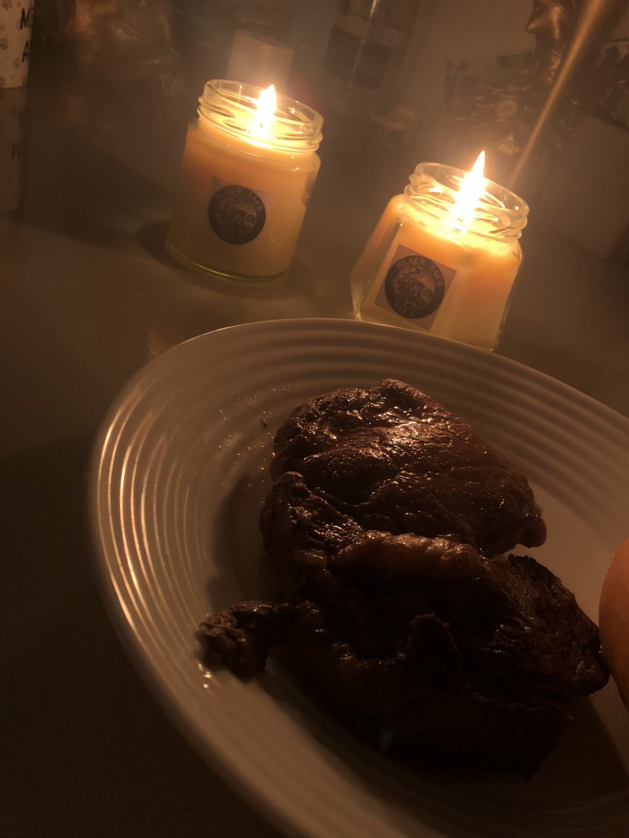 My candles 🕯️ 
My steak 🥩 
My woman 👩 
In my favourite country on the planet 🌎 

🇵🇾 Paraguay 😍😍😍