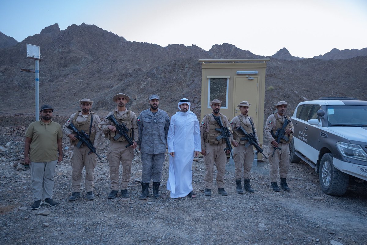 HamdanMohammed's tweet image. خلال إفطاري الرمضاني اليوم مع حرس الحدود بمنطقة حتا

ضباط وأفراد دوريات حرس الحدود مستمرون في أداء أعمالهم في حماية حدودنا، بعيداً عن أهلهم في هذا الشهر الفضيل. 

تحية شكر وعرفان وتقدير لجميع فرق العمل التي تواصل الليل بالنهار لتبقى بلادنا آمنة وتبقى مصالح الناس مستمرة وتبقى…