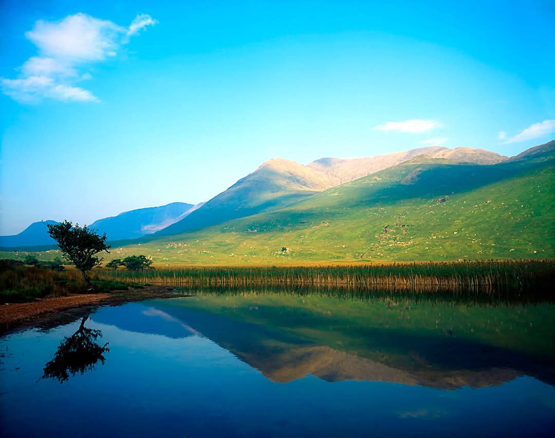 ThisIsIreland3's tweet photo. The Delphi Valley consists of three beautiful lakes, Glencullen, Doolough and Finnlough which spill over into the Bundorragha River and down to Killary Fjord. ๐
๐Co. Mayo รire ๐ฎ๐ช โ๏ธ
๐ธ Design Pics Inc
#doolough #ireland #delphi #mayo https://t.co/ImYCayDwkz