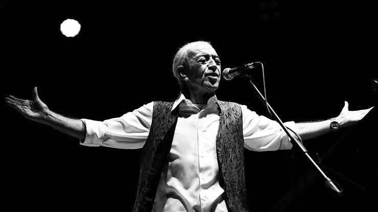 Usta sanatçı Edip Akbayram’ın hayatını kaybettiğini üzüntüyle öğrendim. Edip Akbayram, yalnızca bir müzisyen değil, bir devrin vicdanı, ezilenin sesi, umudun türküsüydü. Ailesine, sevenlerine ve sanat dünyamıza baş sağlığı diliyorum.

#EdipAkbayram