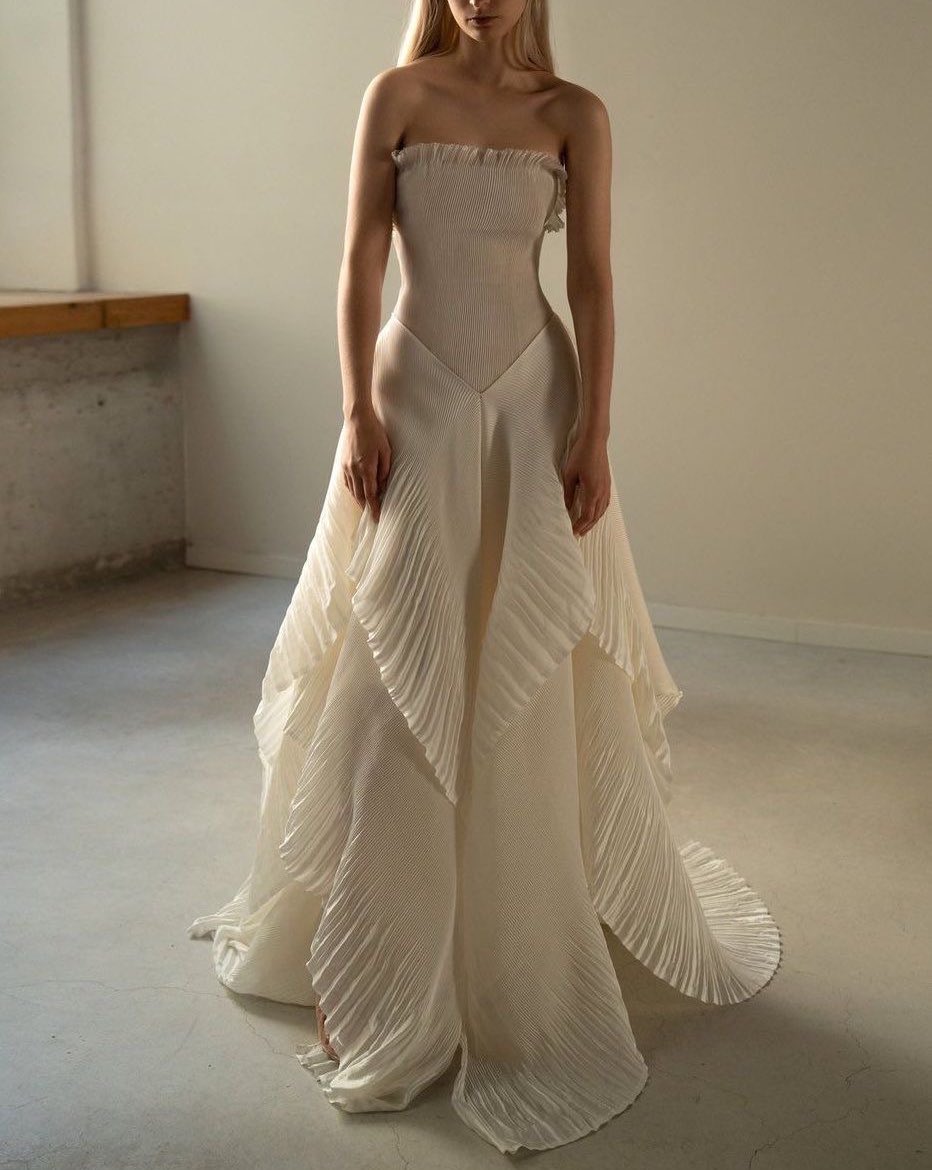 badestoutfit's tweet image. chana marelus ‘neski’ gown