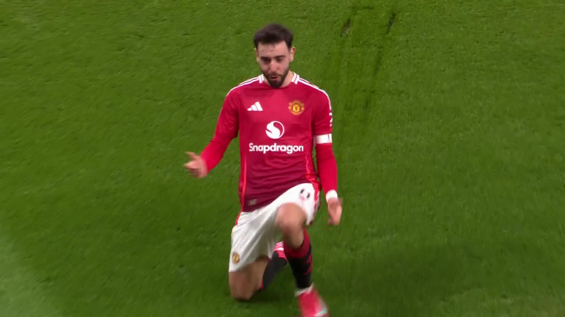 Bruno Fernandes delivers for @ManUtd when they need him most 🤩Their captain fantastic with an incredible finish on his weak foot 😮‍💨#EmiratesFACup