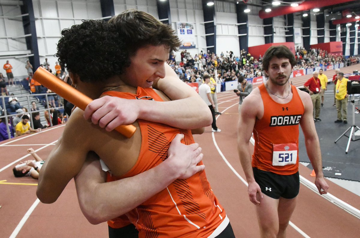Scoop_DoaneTF's tweet image. A view to a #DoaneTF record in the men's 4x400… 3:10.44, if you're keeping track

@joaquinyourking :48.22
@CalebMulder2 :49.19
@AndrewB2024 :46.94
@zt__47 :46.10
