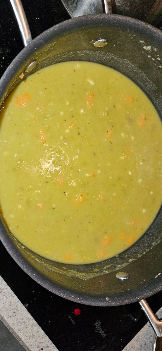 FreeholdTjg's tweet image. Trying to remain the first Split Pea soup influencer status.

Cold day so made a pot of split pea with the ham bone in freezer from Christmas.  

I picked up loaf of pumpernickel bread at Collingwood Auction this morning.  #splitpea #soup #pumpernickel #dinner