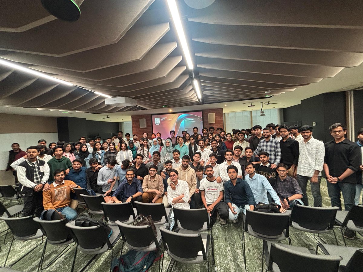 Had an amazing time coordinating 'Build on Azure' at <a href="/Microsoft/">Microsoft</a> Gurugram, representing <a href="/jamia_hamdard/">Jamia Hamdard</a>!

Learnt about <a href="/Azure/">Microsoft Azure</a>, <a href="/MSFTReactor/">Microsoft Reactor</a>, <a href="/GitHubCopilot/">GitHub Copilot</a>, AI/ML, LLMs, Majorana chip &amp; more!

Shoutout to <a href="/_TauqeerAhmad/">Tauqeer Ahmad</a> &amp; all volunteers! Excited for more! #BuildOnAzure <a href="/IamPablo/">Pablo</a>
