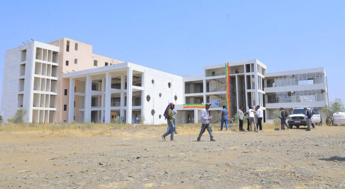 የኢፌደሪ ጤና ሚኒስትር ዶ/ር መቅደስ ዳባ (<a href="/MekdesDaba/">Mekdes Daba</a>) ዛሬ በጉራጌ ዞን ዋና ከተማ ወልቂጤ በመገኘት ከጉራጌ ዞን አመራሮች ጋር ባደረጉት ጉብኝ የወልቂጤ ስፔሻላይዝድ ሆስፒታል በአጭር ጊዜ ዉስጥ ሙሉ በሙሉ ተጠናቆ ለአገልግሎት ይበቃል ብለዋል።