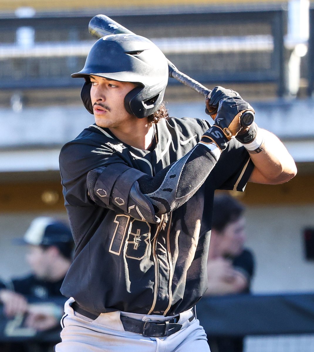 Purdue Baseball (@purduebaseball) on Twitter photo #Boilermakers start fast & chase the Zips' freshman RHP after 5 batters. 3 in, 2 on & no outs as a new RHP takes over. #BoilerUp
RBI Single from @BranAnderson8, 2-run Single from <a href="/DecelloSergio/">Sergio DeCello</a>. #Boilermakers start fast & chase the Zips' freshman RHP after 5 batters. 3 in, 2 on & no outs as a new RHP takes over. #BoilerUp
RBI Single from @BranAnderson8, 2-run Single from <a href="/DecelloSergio/">Sergio DeCello</a>.