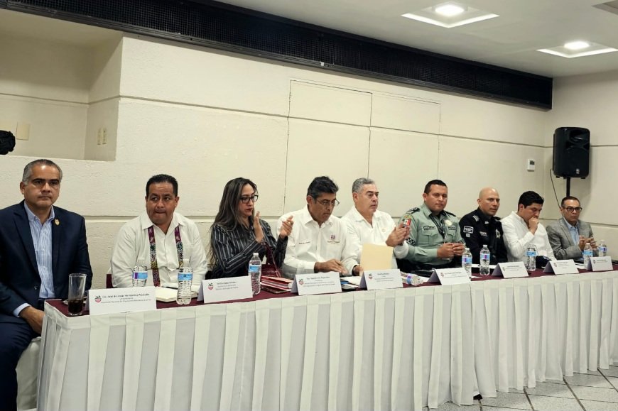 #Noticias | Permisionarios oaxaqueños de Grúas solicitan mesa de trabajo con autoridades estatales. Denuncian competencia desleal por grúas piratas e invasión de tramos concesionados por grueros de #Puebla, #Veracruz y #Edomex.

cuartaplana.com/2025/03/Permis…

#Entérate #Oaxaca
