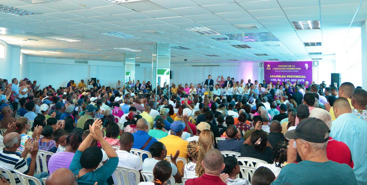 HugoAFortuna's tweet photo. *.@JohnnyPujols* dice que el PLD no es un partido de espectadores, sino de personas que hacen que las cosas sucedan.

#SDEesPLD | Asamblea General: 

*”¡El PLD va a volver al poder! La pregunta es si nosotros haremos lo que nos corresponde…”*

#CrecimosConElPLD 💜⭐️⭐️ https://t.co/Bk7fjqW90x