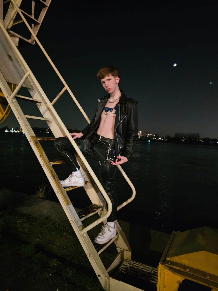 Last night at <a href="/DarklandsFest/">Beyond Darklands Festival Antwerp 🇧🇪🔞</a> hope everyone’s had fun 💜😏