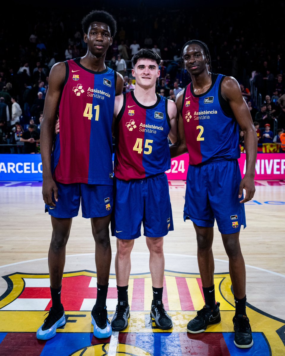 alexabrines's tweet image. Gran tarda al Palau!
Gran tarda del bàsquet de la base! Felicitats nois! 👏
