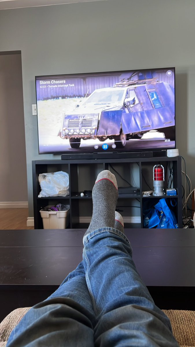 YounkShack's tweet image. Going back and watching all of discovery channel “storm chasers.” Getting excited for the 2025 season. Got a plan to get back out again this summer!