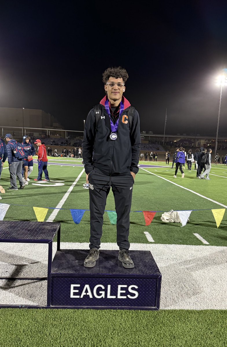 A few of our #trackletes showed 🎥🎬🍿out with a few medals 🥇🥈🥉&amp; *personal records at the Canyon Invitational! 🤘🏾

<a href="/Alhosanny3/">Alhosan Sheriff</a> - *14.66 110M Hurdles
<a href="/Alexlopez4_/">Alex</a>  - *22-11.25 Long Jump
<a href="/XavierVargas26/">VARGAS2️⃣0️⃣2️⃣6️⃣</a> - *50.38 400M, *49.76 4x400M 1st leg split
@JacksonHart - *13-06 Pole Vault