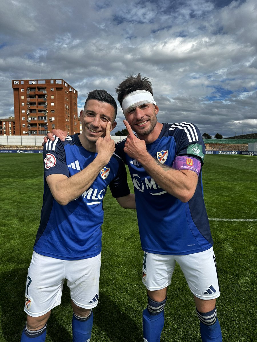 Partido de nueve puntos.
Tres en el césped.
Seis en las cabezas de <a href="/hugodiaz22/">Hugo Diaz</a> y <a href="/RVFFVEL444/">Raffael Ortiz Cogollor</a>.

ÍDOLOS. 😬🔥

#UnSentimientoInalterable 💙