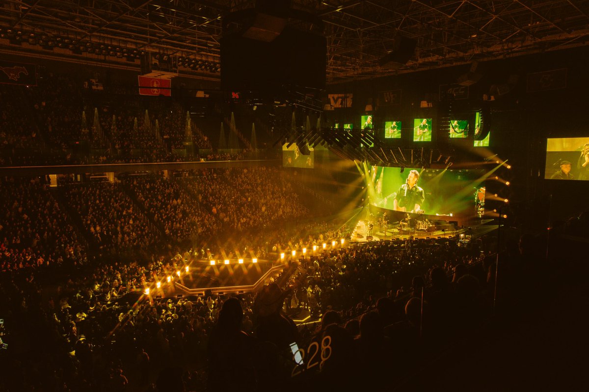 Blake Shelton tweet media