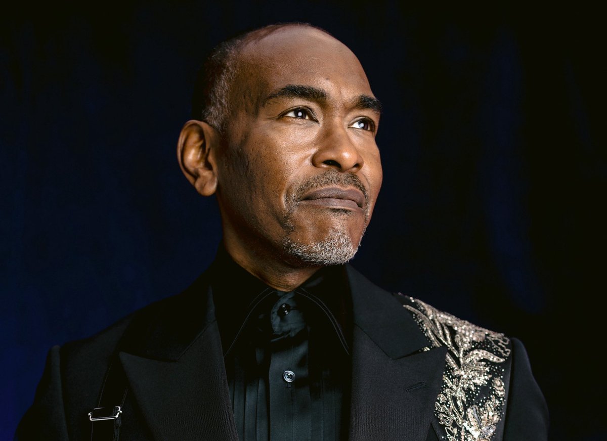 Paul Tazewell becomes the first Black man to win Best Costume Design at the #Oscars  .