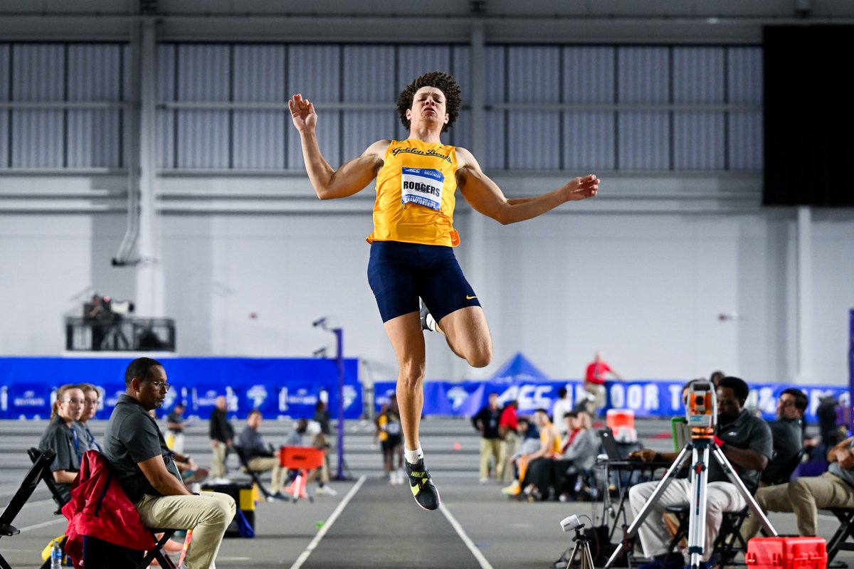 Huge shoutout to Trevor Rogers, who finished fourth in the long jump with a mark of 7.56m (24-9.75)!

That moves him up to 8th in program history.

#GoBears🐻