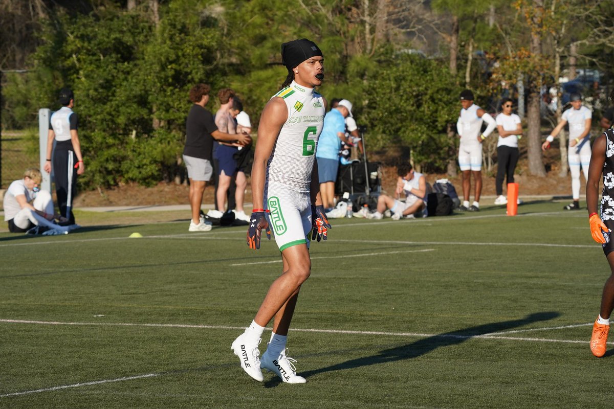 Parker Thune (@parkerthune) on Twitter photo 2026 TE Qulan Green out of Arkansas is a sleeper prospect who made plays all weekend at <a href="/endzone7on7_/">Endzone7on7 National Recruiting Tournament</a>. Sacramento State is his only offer for now. A lot to like about the 6-foot-5 specimen. 2026 TE Qulan Green out of Arkansas is a sleeper prospect who made plays all weekend at <a href="/endzone7on7_/">Endzone7on7 National Recruiting Tournament</a>. Sacramento State is his only offer for now. A lot to like about the 6-foot-5 specimen.