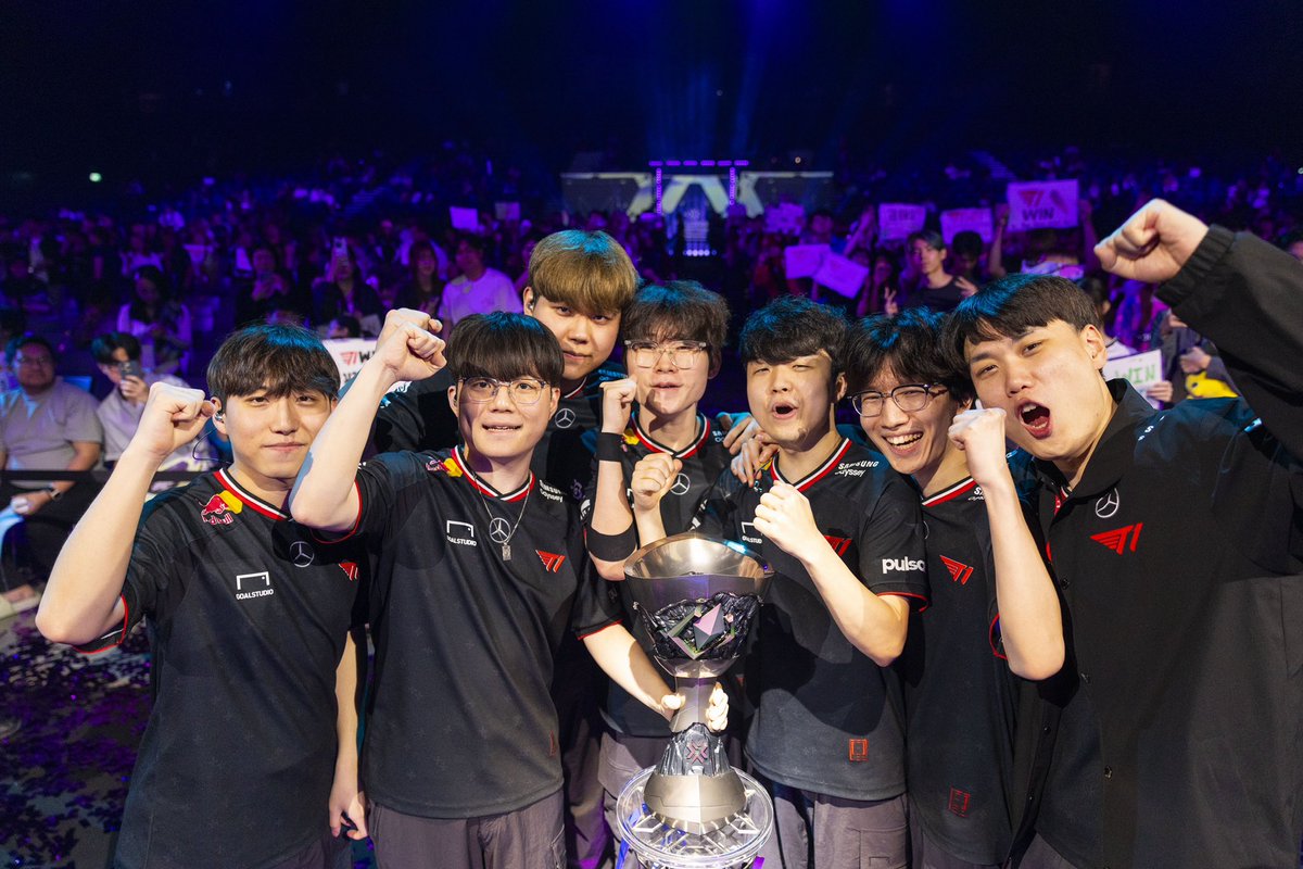 BuZz (@buzz_kr) on Twitter photo 3-2 vs <a href="/G2esports/">G2 Esports</a> win the masters bangkok …still cant believe ..
Thank you for amazing support!
And it was rly amazing Thailand! 🇹🇭
Thank you!
T1 is the BEST TEAM IN THE WORLD !!! 3-2 vs <a href="/G2esports/">G2 Esports</a> win the masters bangkok …still cant believe ..
Thank you for amazing support!
And it was rly amazing Thailand! 🇹🇭
Thank you!
T1 is the BEST TEAM IN THE WORLD !!!