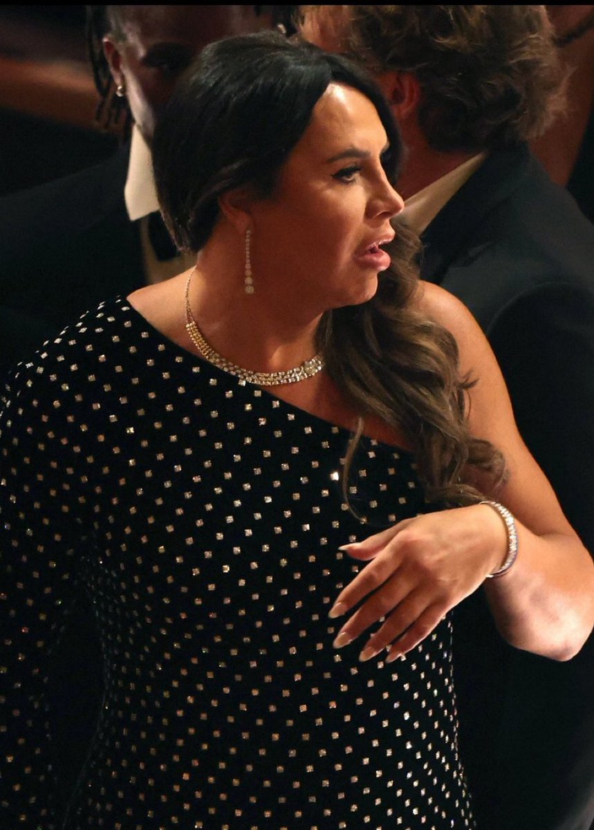 El stylist de Karla Sofía Gascón también la odia