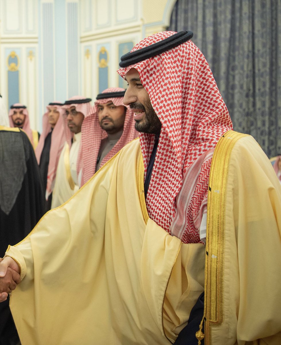 #تمرة💢|| قبل قليل🚨:

سمو ولي العهد في احدث ظهور ، اثناء إستقبال المهنئين بشهر رمضان

"صورة اليوم تستحق تكون الترند❤️🇸🇦" 

#ولي_العهد_يستقبل_المهنيين