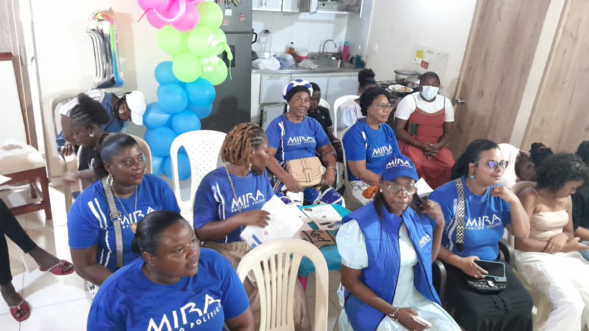 EVERYESID4's tweet photo. #MIRANosUne
En familia la comuna 2 de Quibdó 
Disfrutando del gran acto público del partido Político MIRA. https://t.co/hcJpdUAO49