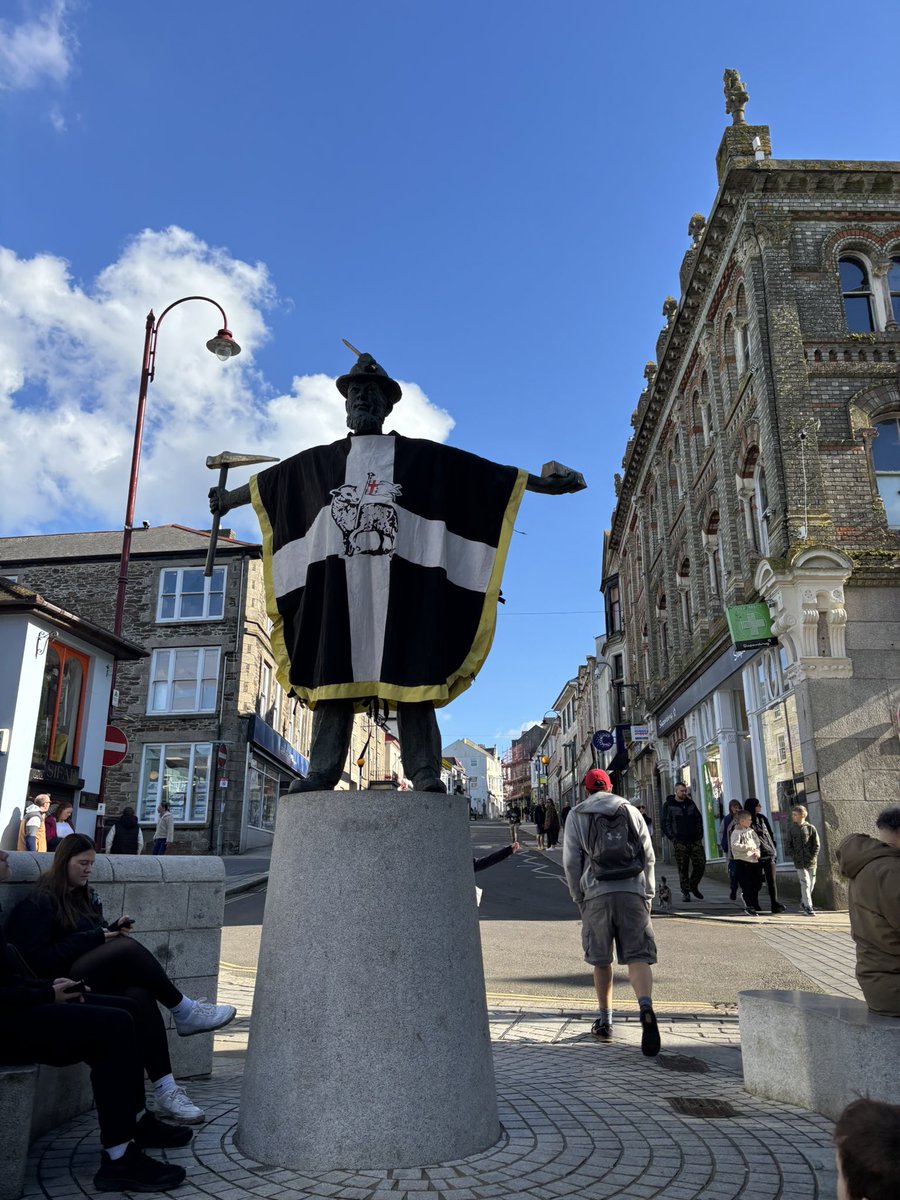 Celebrating St. Piran In Redruth | Cornwall’s Patron Saint | Enjoying Pa... youtu.be/IvxAUvPTuxY?si… via <a href="/YouTube/">YouTube</a> #stpiransparade #stpiran #redruth #celebration