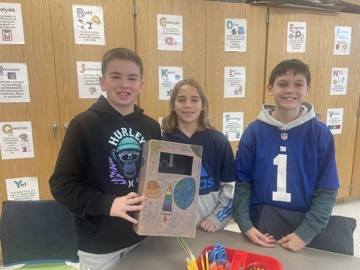 MDzSabatini's tweet photo. We worked hard to create our constellation boxes in the STEM lab this week🪐🚀 ##WeAreBethpage https://t.co/Is9c7P36UN