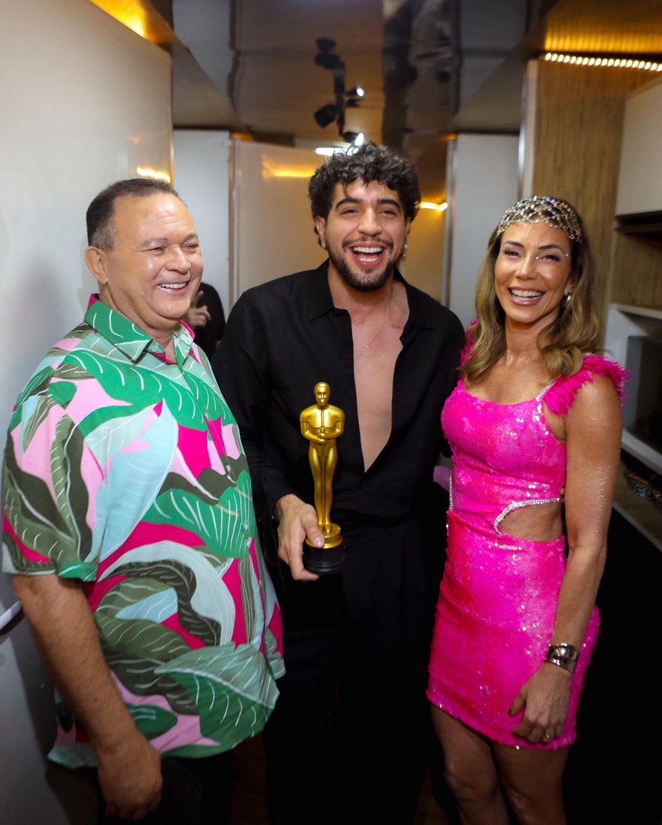 carlosbrandaoma's tweet photo. 🎉🏆 Domingão de Carnaval e eu e a minha Barbie já estamos aqui com o @eusounattan. Todos no #VemProMar na torcida, vibrando energia positiva pra nossa Fernanda Torres sair ainda mais consagrada. Quem aí também tá assim? https://t.co/Nem9J432yZ