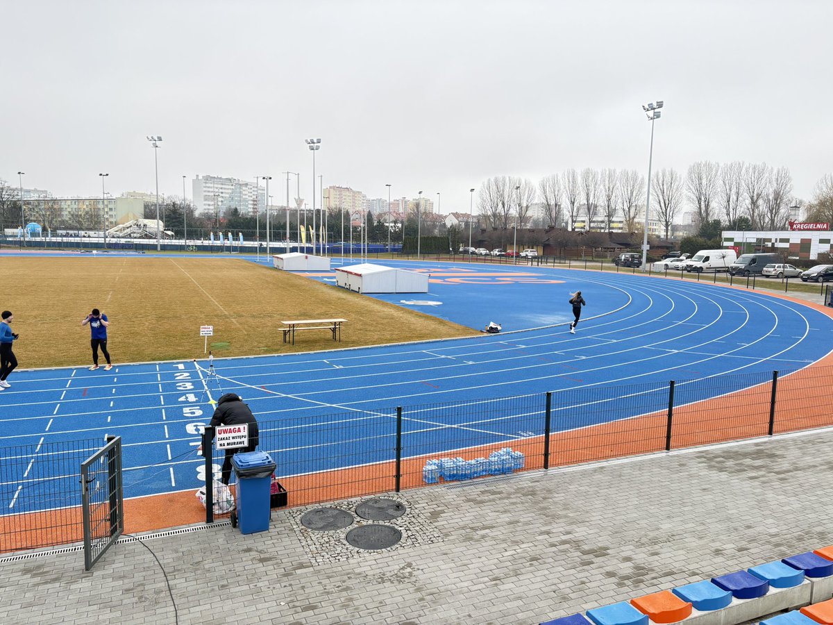 Prawie 100tka arbitrów z KS <a href="/PodokregLegnica/">Podokręg Legnica</a> zdawała dziś w Lubinie egzaminy przed rundą wiosenną sezonu 2024/25. Gratulujemy wszystkim tym, którzy zaliczyli zarówno teorię jak i bieganie⚽️💪