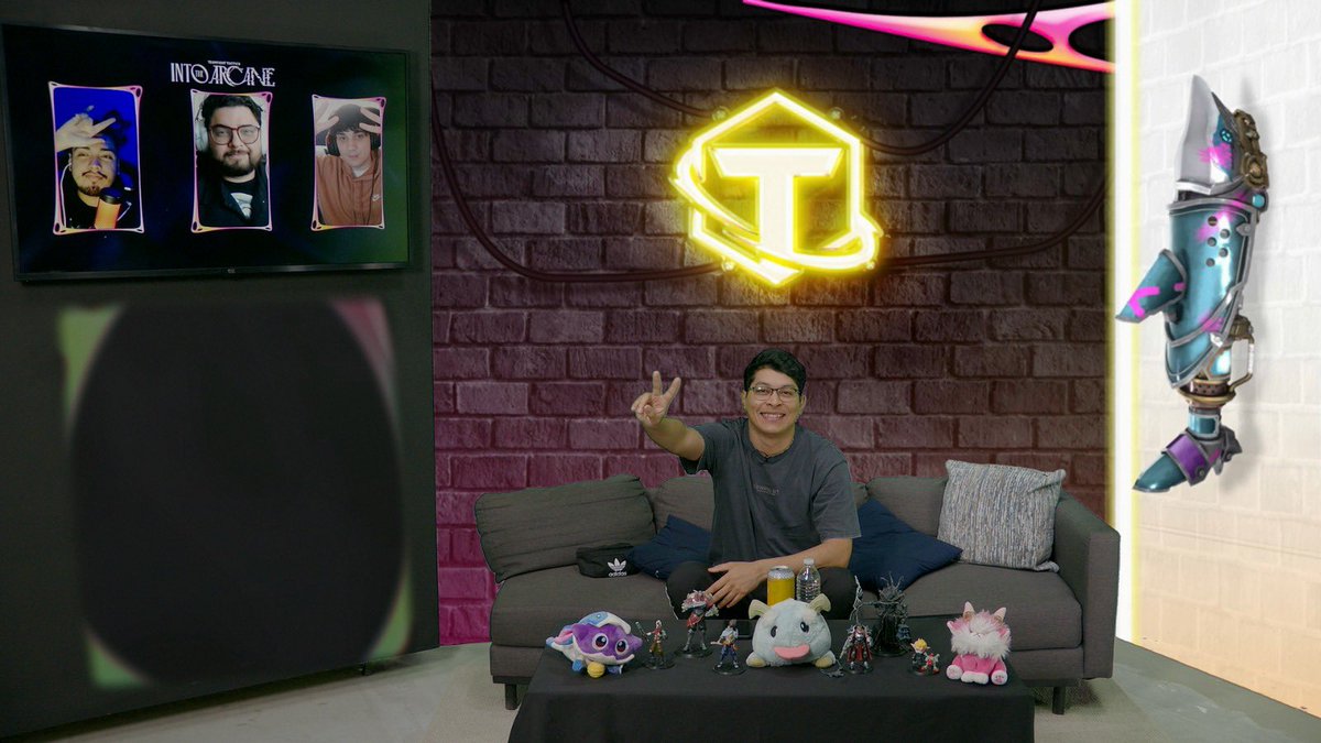 _cesarbaker's tweet image. EN VIVO GOGOGO

FINAL GOLDEN SPATULA AMERICAS

Hoy es el día importante, todos dentro apoyando @Francebvb7 por un cupo al mundial.

Invitados de hoy @SuperPinoTFT @maikeltft @clubdefansclave @RSKSantiiMLG 

#TFTEsportsAMER @CompeteTFT