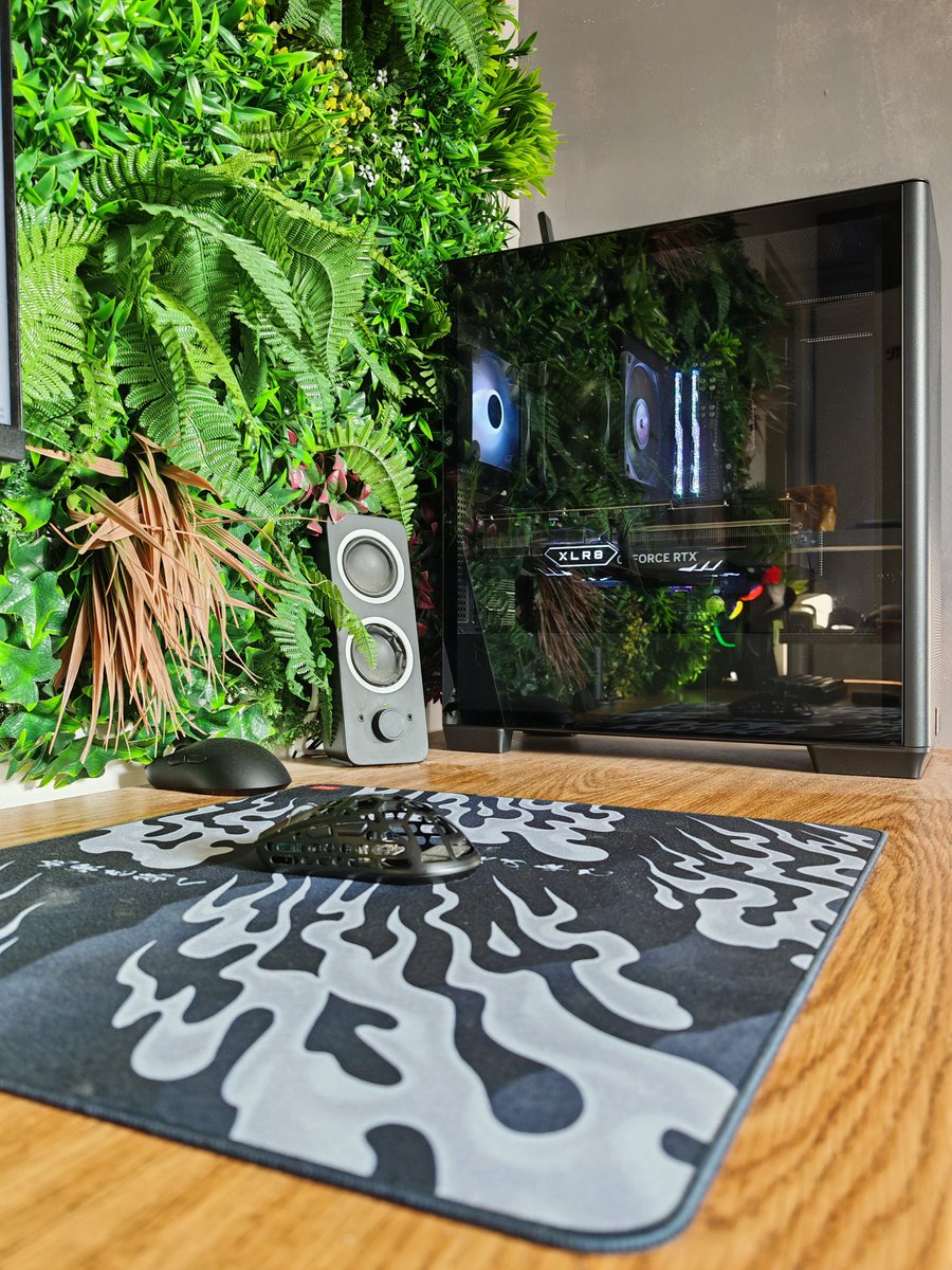 Corlitech's tweet image. Y'a trop de rgb la faut mettre du noctua 😏