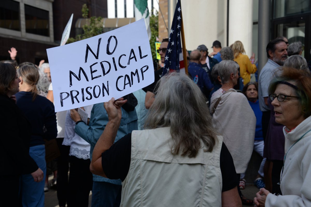 Attorney_Cox's tweet image. He's lying!  
NY was a totalitarian nightmare and a death trap for many thanks to this moron &amp;amp; the NYS Legislature.

NYS ranked almost LAST in C19 response in a study.

Oh, and they wanted to throw people into quarantine camps w/out any proof of sickness, until I stopped them:…