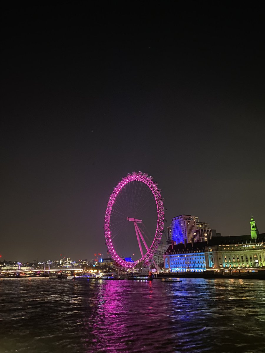 hothaylor's tweet image. es todo tan lindo en londres, un sueño cumplido