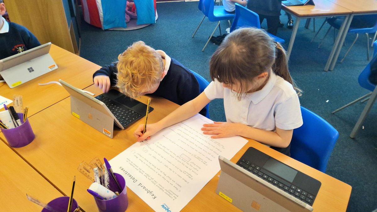michael_primary's tweet image. This week we have been keyboard detectives! Year 2 absolutely loved this challenge and worked brilliantly in pairs to become more familiar with the keys in readiness for our Word Processing unit @kapowprimary @STOC_CAT #stmiccomputing