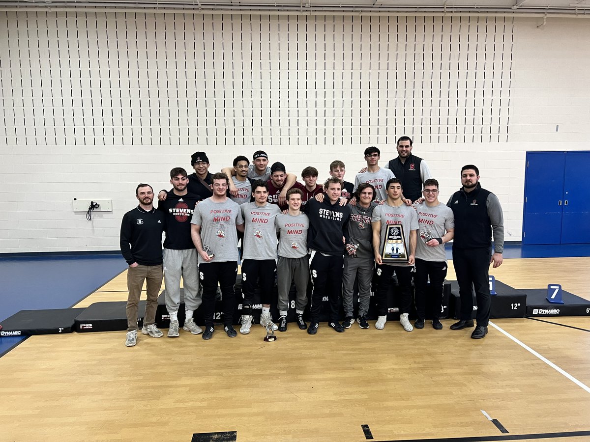 🏆 𝐑𝐄𝐆𝐈𝐎𝐍𝐀𝐋 𝐂𝐇𝐀𝐌𝐏𝐈𝐎𝐍𝐒 🏆

Duck Wrestling sends 6️⃣ to Providence RI for the National Tournament

Team Score: 153 points with a 40 point margin

#OneMore #AllRise #C4 #d3wrestle