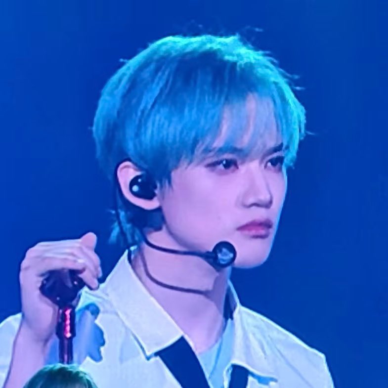 turquoise hair chenle looked like a fairy...
