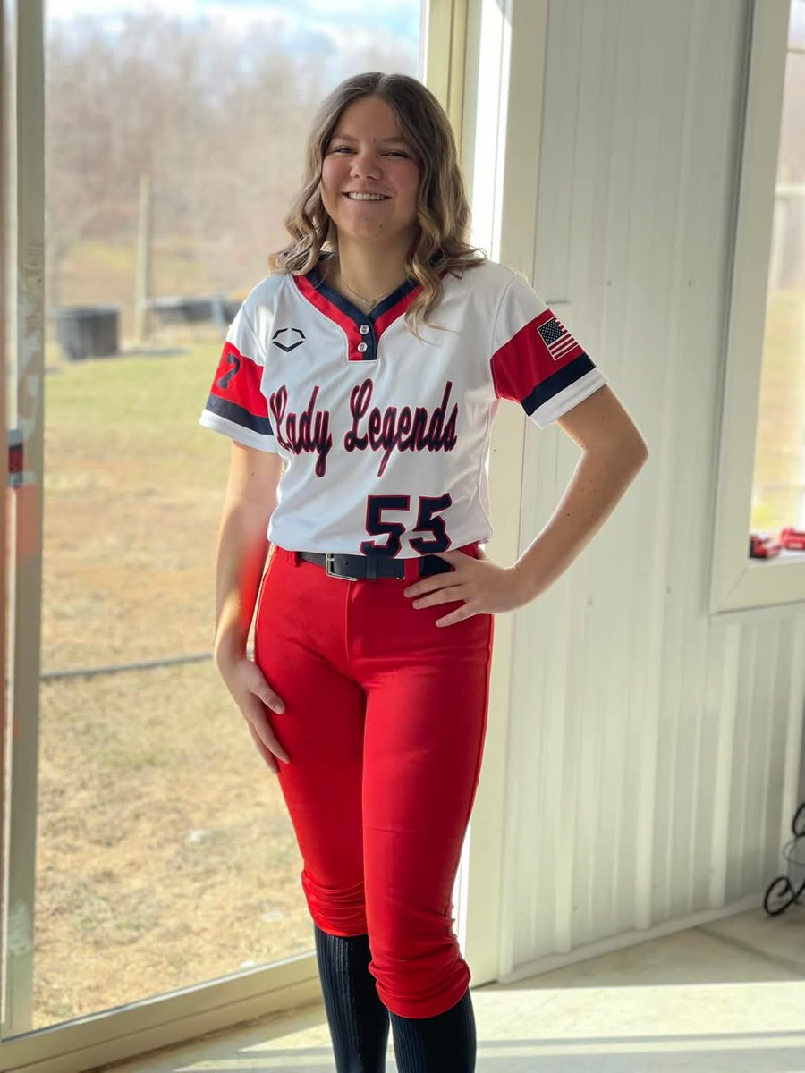 Team pics and a team lunch before school ball starts!

LFG Lady Legends 16u Roberts!