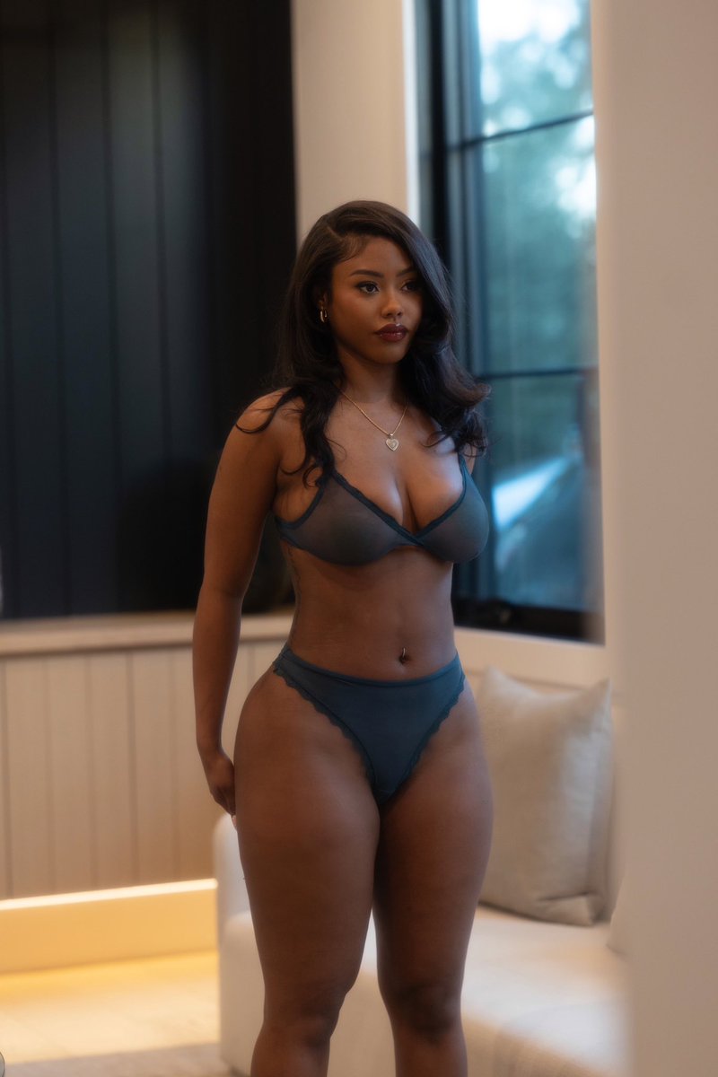 𝔇𝔈𝔍𝔄 ♛ tweet media