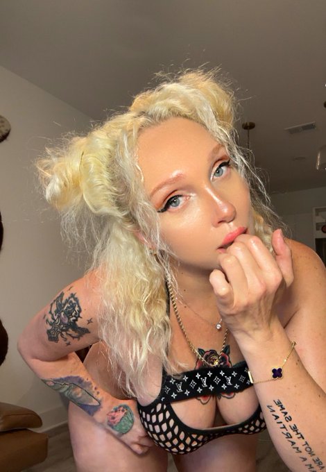 Did you see my FAN FUCK? https://t.co/kL679odZt9