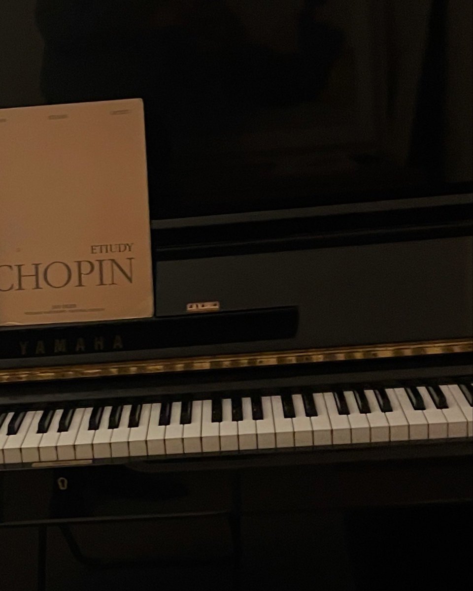 cyrillibrahim's tweet image. Just me, the piano, and whatever notes feel right lately. #PracticeMakesProgress