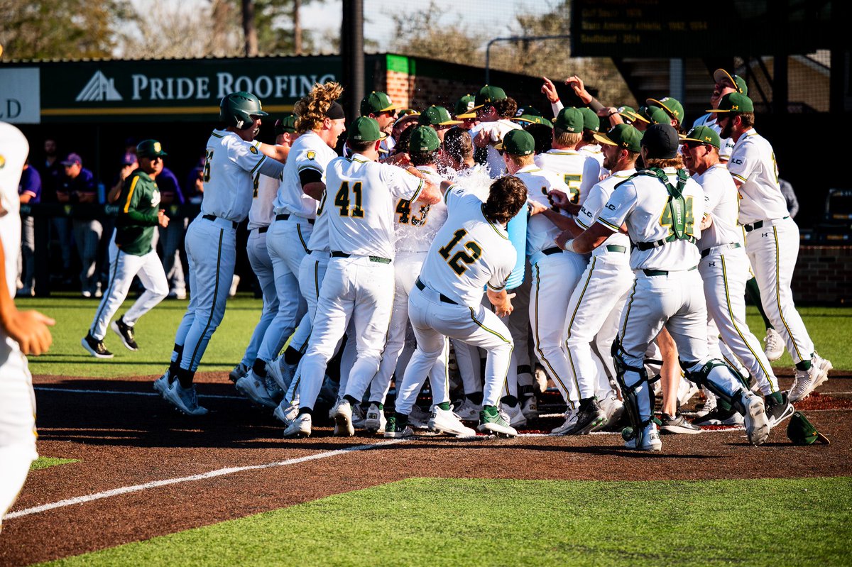 ANOTHER WEEKEND WALK-OFF 💣

🔥CONNER O’NEAL 🔥

#LionUp | #HammondAmerica