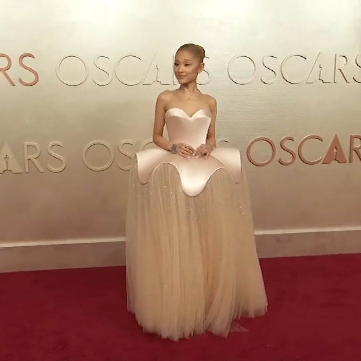 Ariana Grande has arrived at the #Oscars