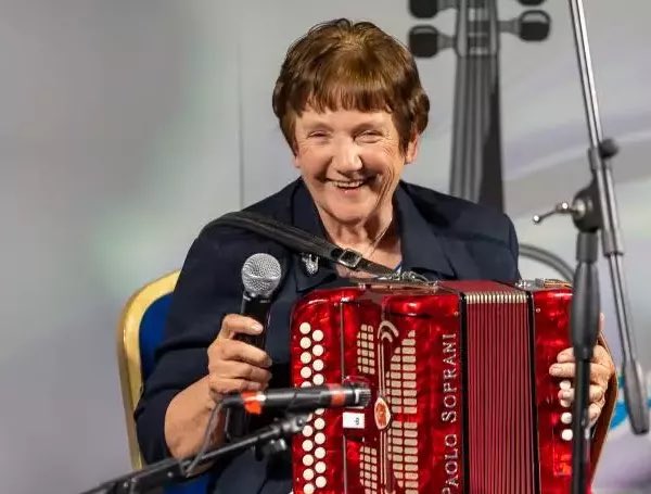 tmoretradfest's tweet photo. 💚🤍💛 HUP! Offaly Hall of Fame 2025
This year’s recipient will be announced tomorrow joining Ellen Comerford Flanagan, Mary &amp; Frank Brennan and Bernadette Mooney Dunne in our Hall of Fame. Any guesses? 🤔 https://t.co/JPcBtkuXLS