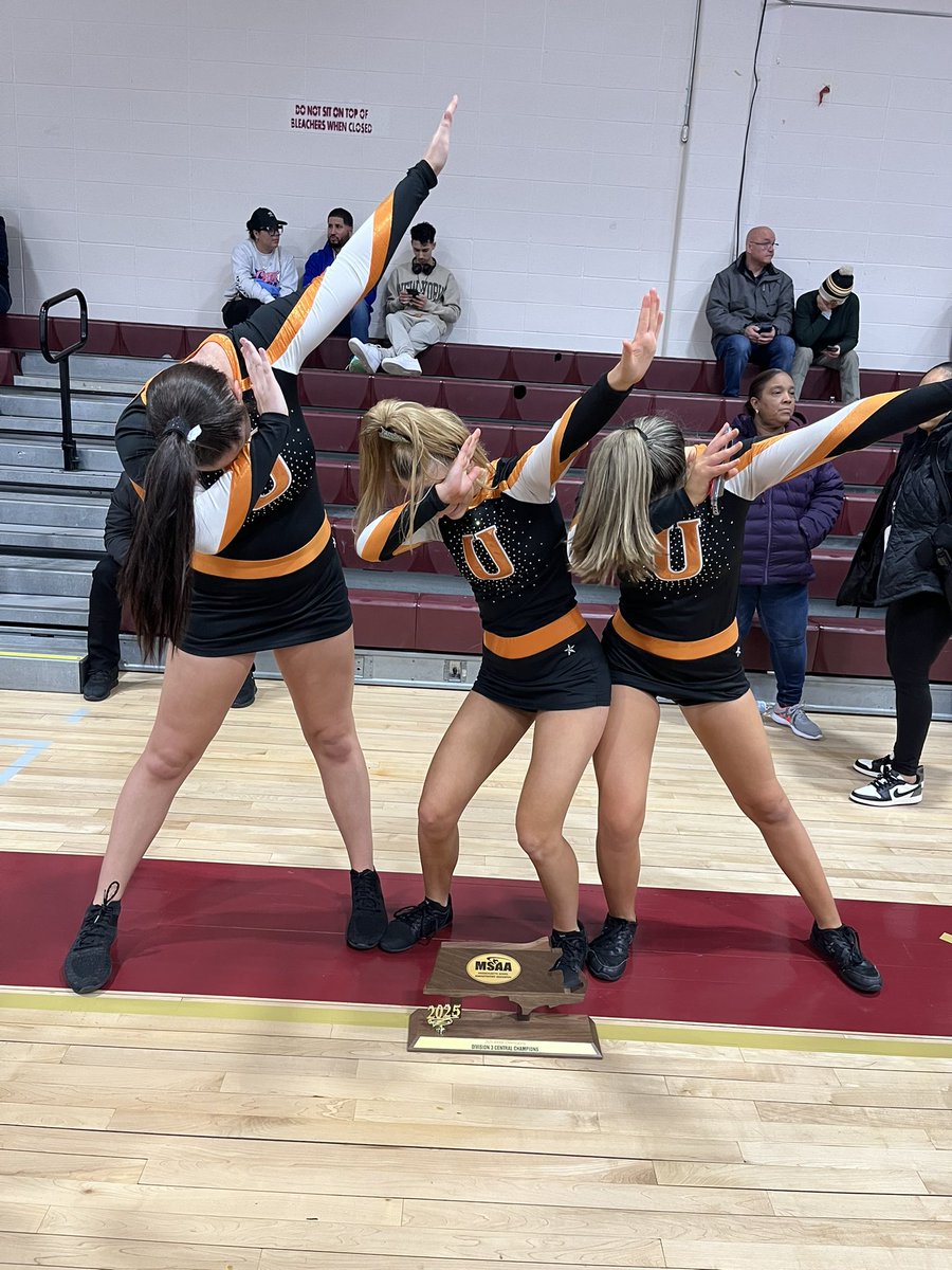 MVPiazza's tweet image. 1st place division 3 Central Champions!! 🧡🖤